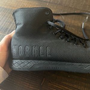 No bull high top size 9 woman’s